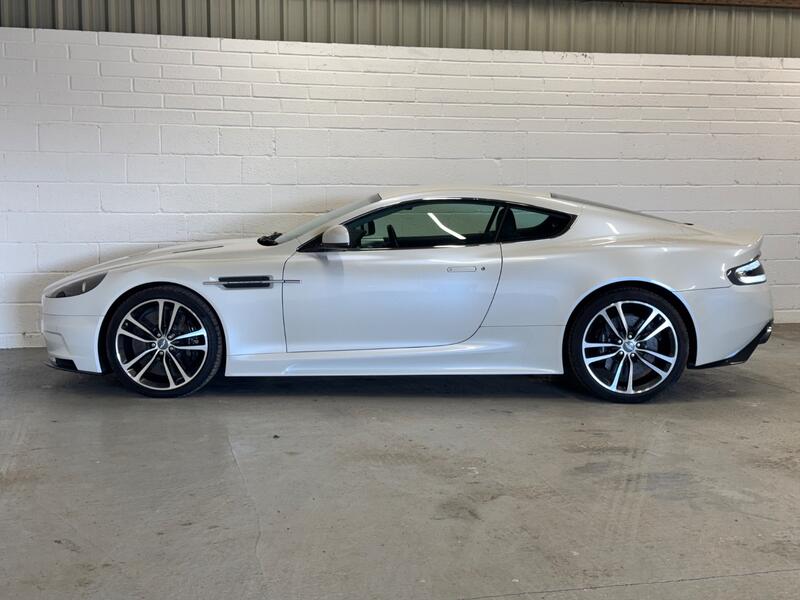ASTON MARTIN DBS