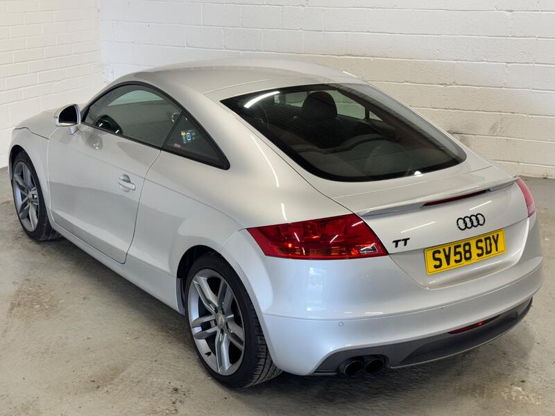 AUDI TT